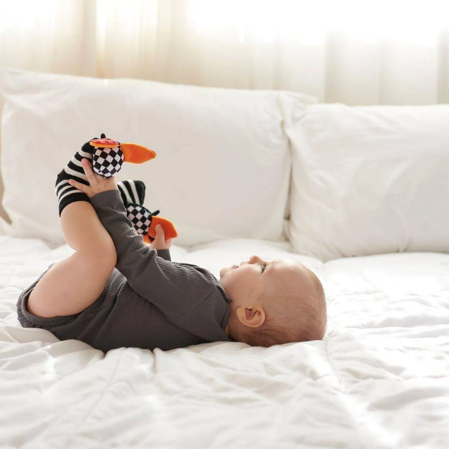 Attipas Stimulation Socks LADYBUG