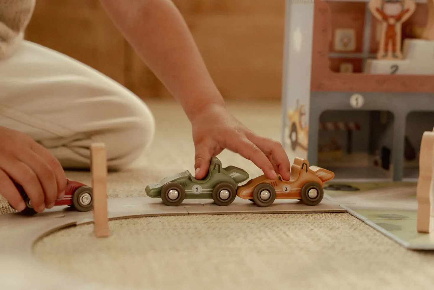 Caja de juego con Pista de Carreras · Little Dutch