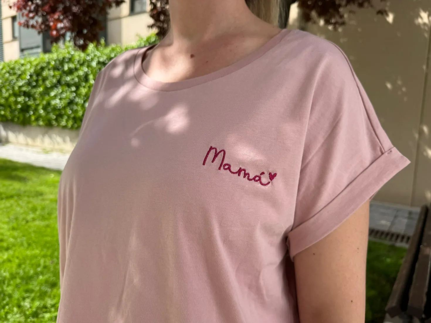 Camiseta Bordada Mamá