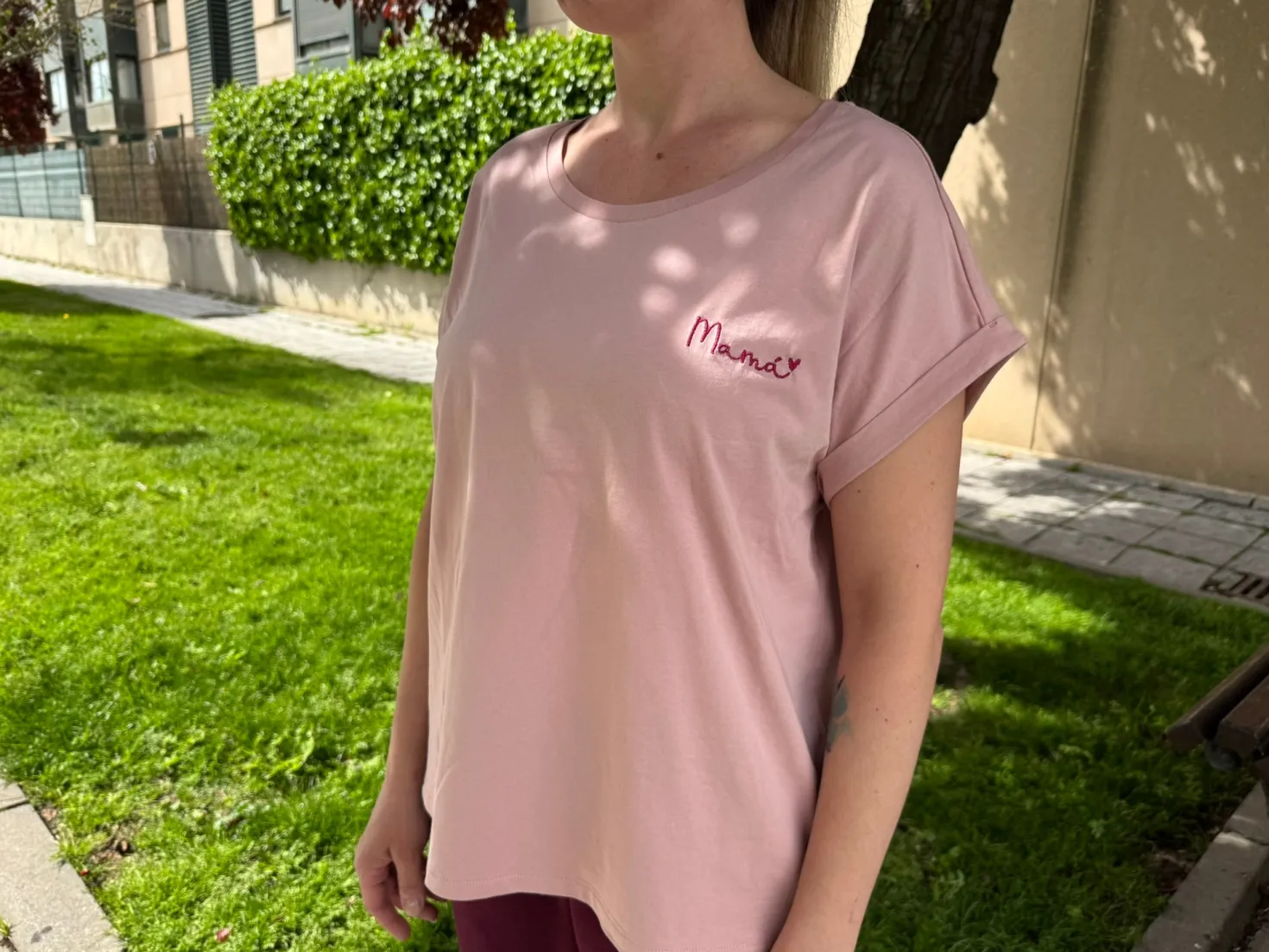 Camiseta Bordada Mamá