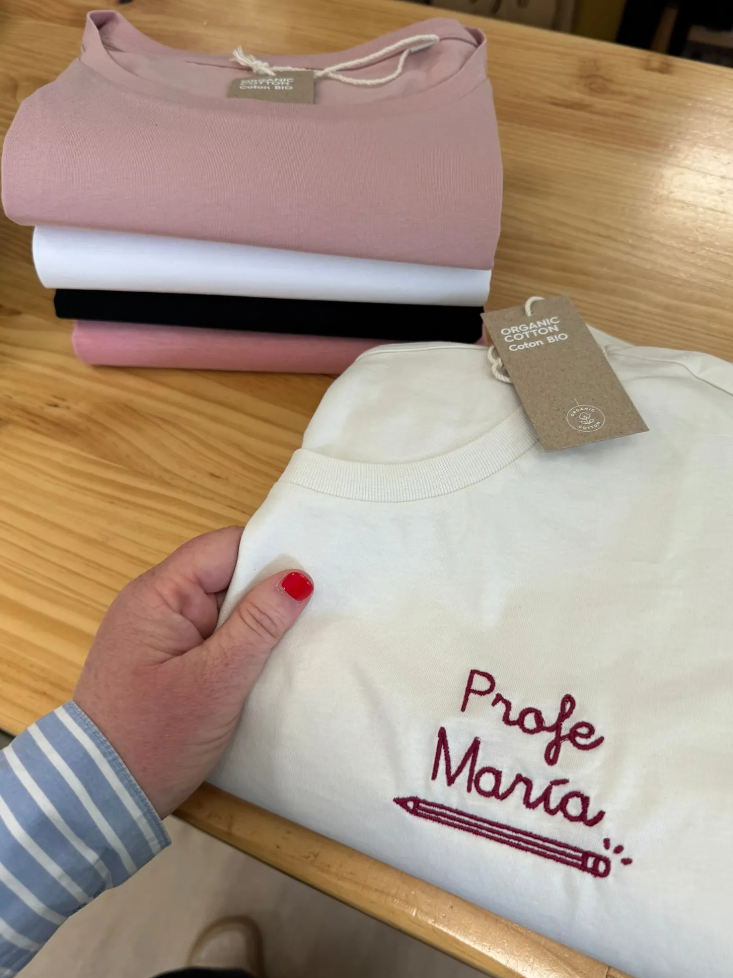 Camiseta Bordada Profe · Chica