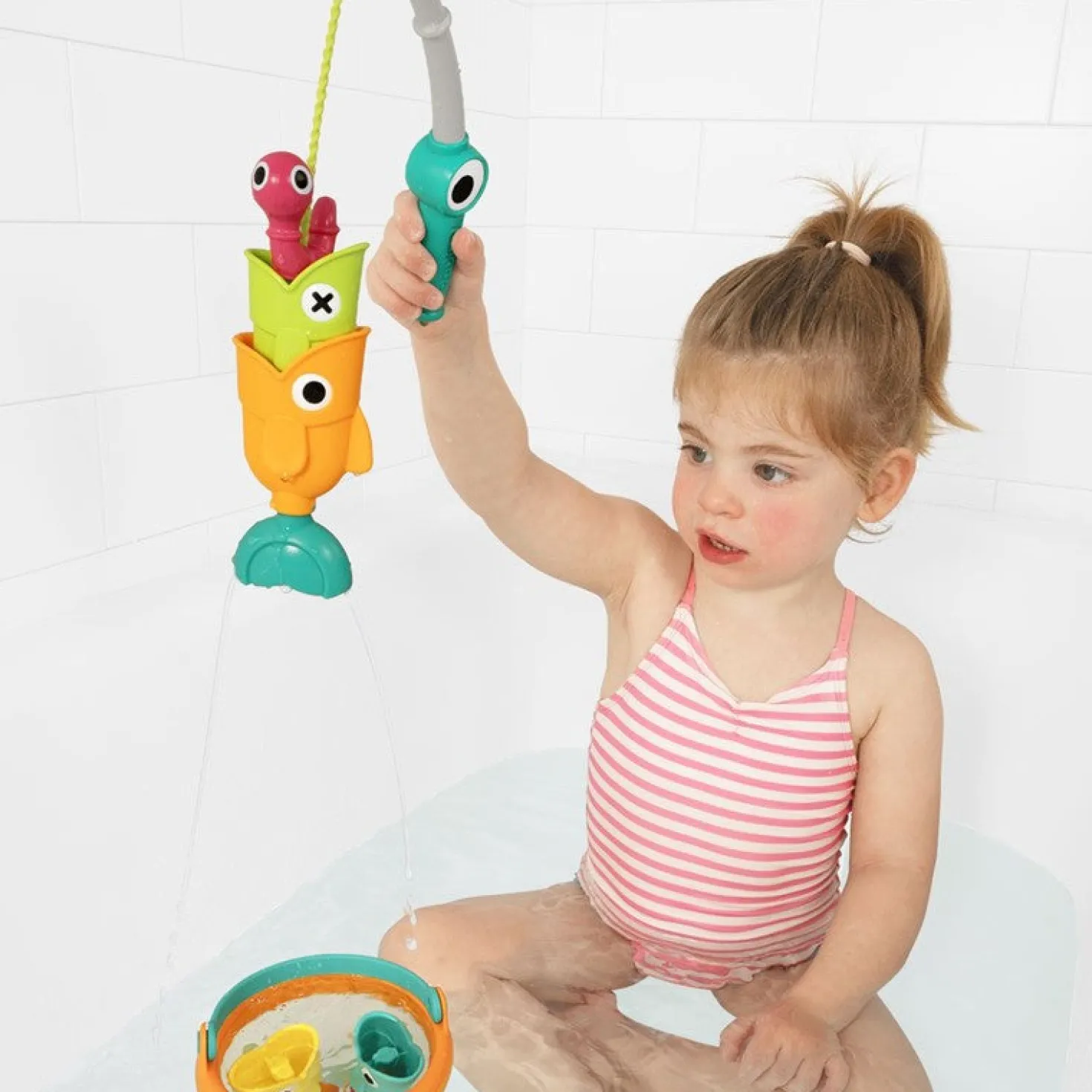 Cubo con juego de pesca · Yookidoo