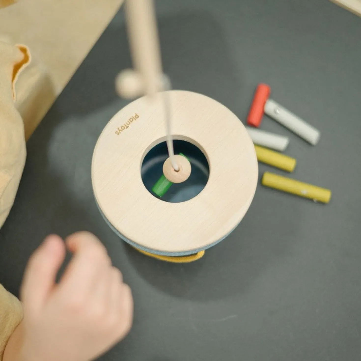 Cubo pesca los troncos · Plantoys