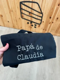 Delantal bordado · Adulto