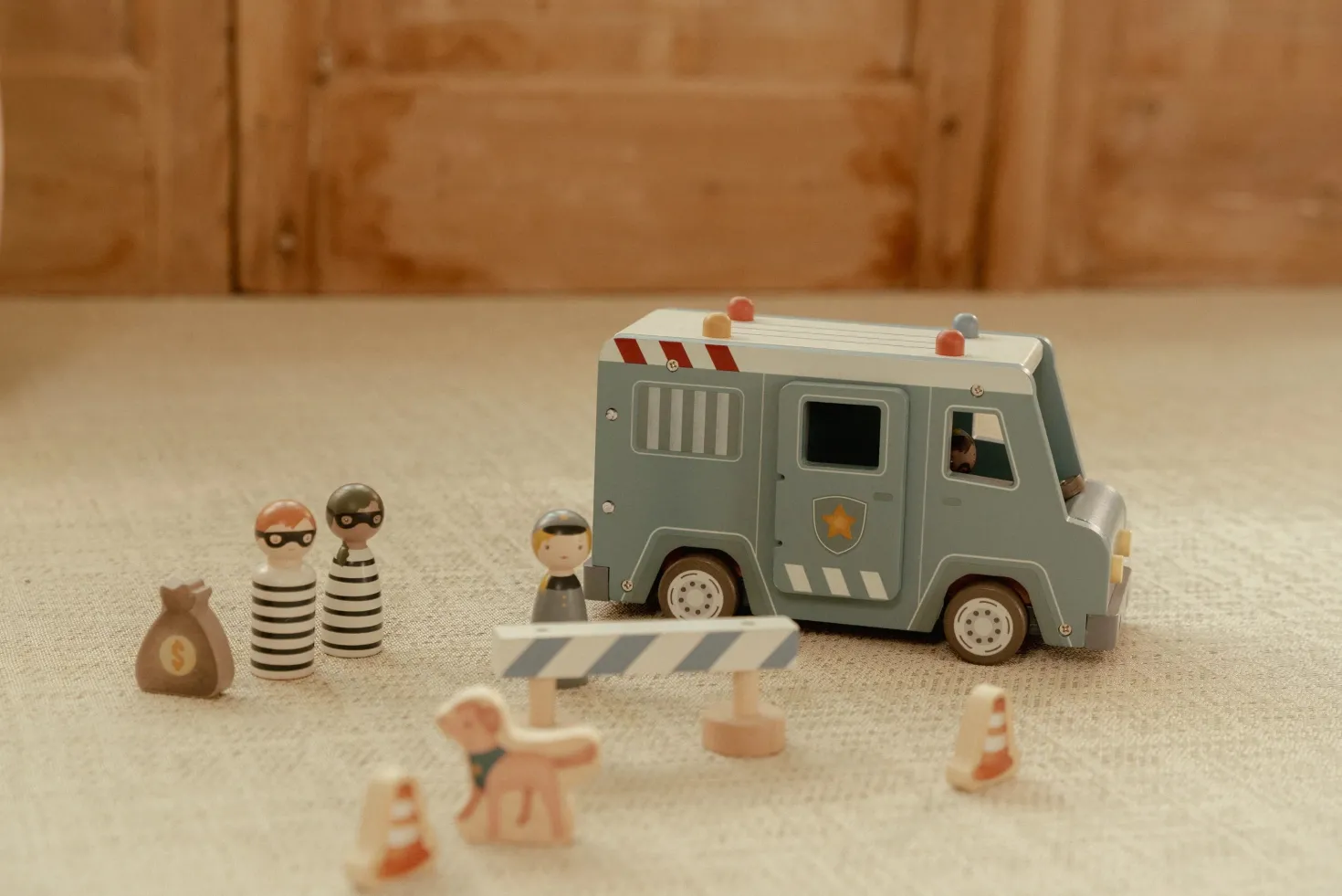 Furgón Policial FSC · Little Dutch