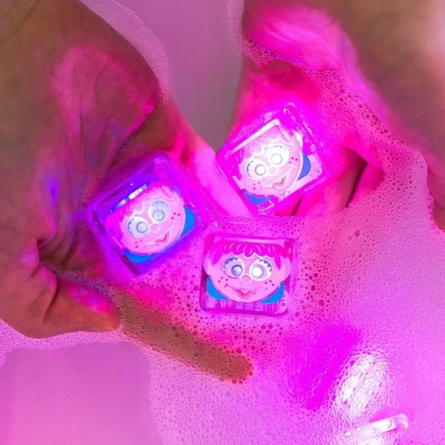 GloPals Cubos luz para el baño ABBY CADABBY