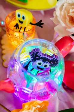 GloPals Set Personaje + 2 Cubos luz LUMI Lila