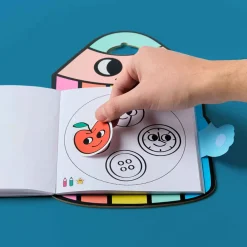 Libro stickers Montessory Formas Geométricas · Omy