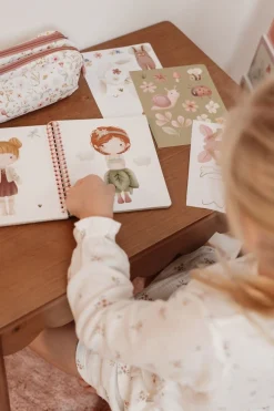 Libro viste a Rosa Fairy Garden · Little Dutch