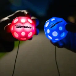 Pelota con cuerda elástica para muñeca LED · Waboba