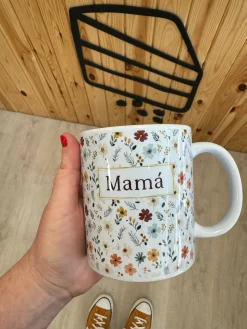 Taza Country Flowers